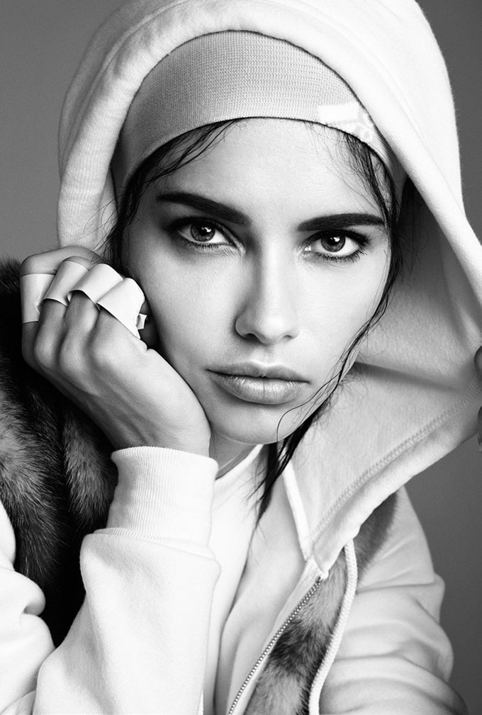 Adriana-Lima-Vogue-Italia-Steven-Meisel-05.jpg