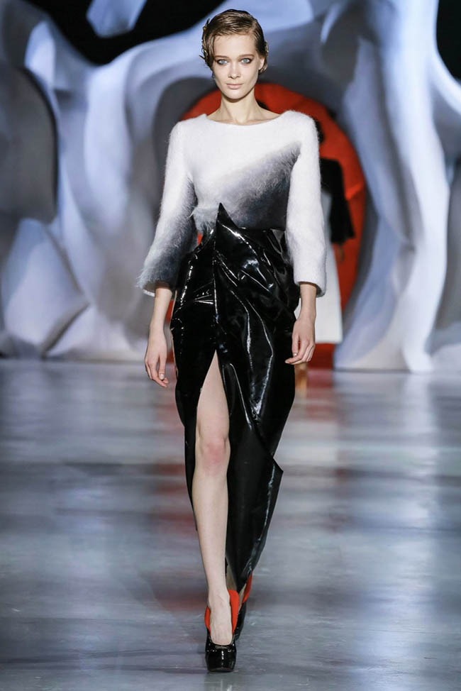 ulyana-sergeenko-2014-fall-haute-couture-show35.jpg