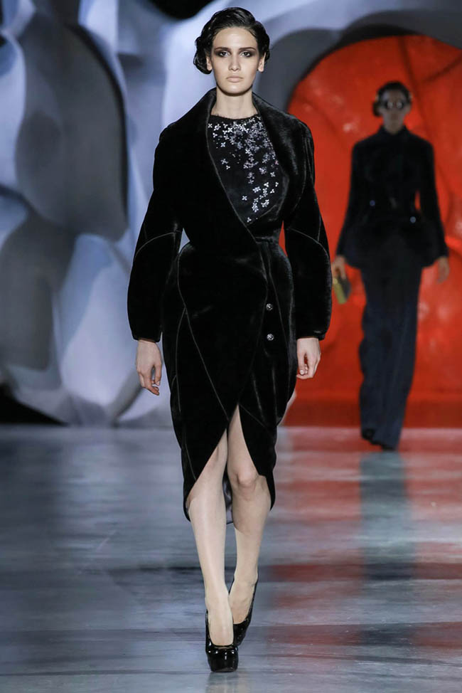 ulyana-sergeenko-2014-fall-haute-couture-show5.jpg