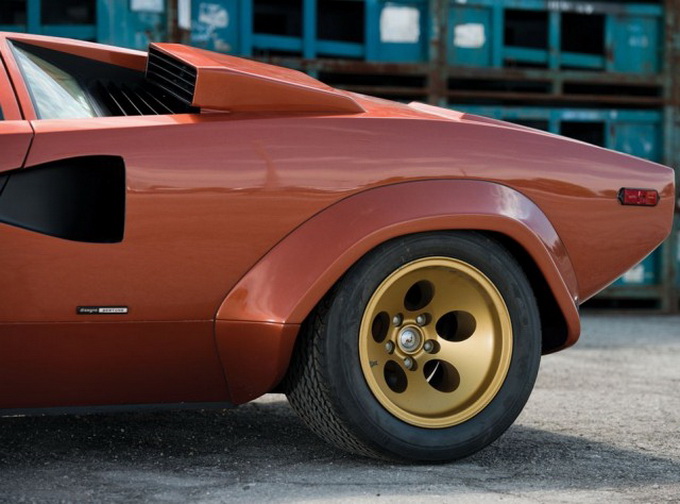 Original-1979-Lamborghini-Countach-for-Sale-640x_10.jpg