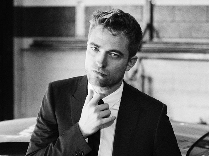 Robert-Pattinson-Esquire-UK-Simon-Emmett-02.jpg