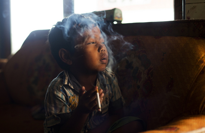 Marlboro Boys: самые молодые курильщики Индонезии