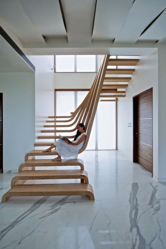 Stunning-Wooden-Staircase1-640x_1.jpg