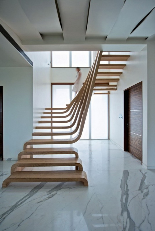 Stunning-Wooden-Staircase1-640x_4.jpg
