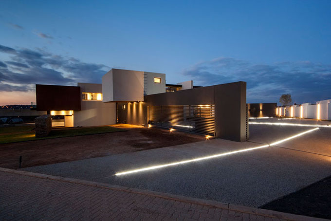 Mooikloof-by-Nico-van-der-Meulen-Architects-3.jpg