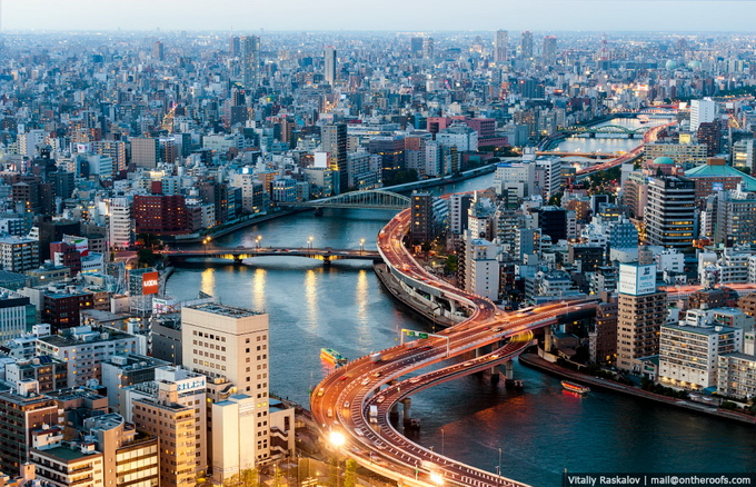 RaskalovTokio01.jpg