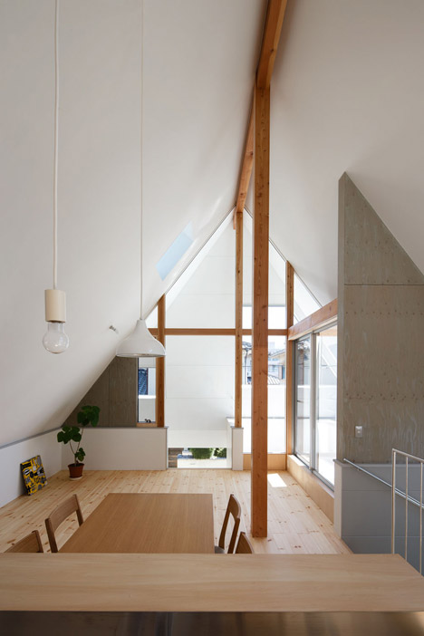 HouseAA-by-Moca-Architects_archiscene_468_8.jpg