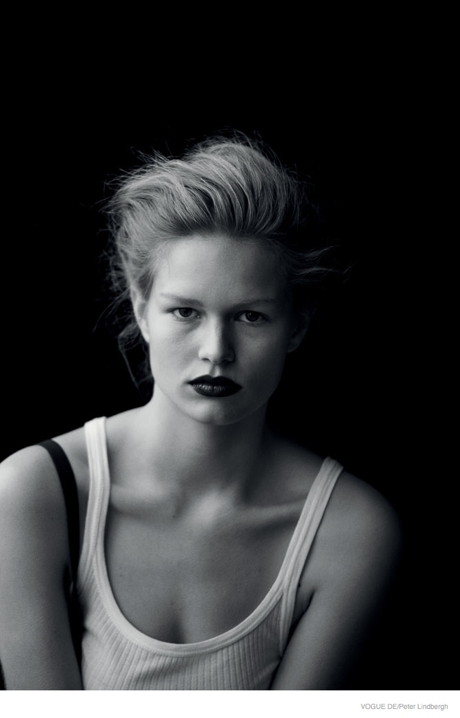 anna-ewers-peter-lindbergh-black-white04.jpg