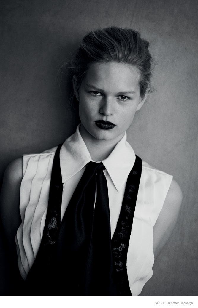 anna-ewers-peter-lindbergh-black-white08.jpg