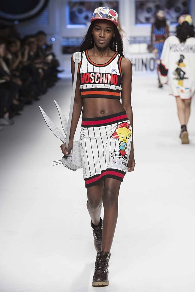 moschino-2015-fall-winter-runway20.jpg