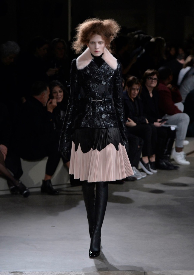 alexander-mcqueen-fall-winter-2015-runway02.jpg