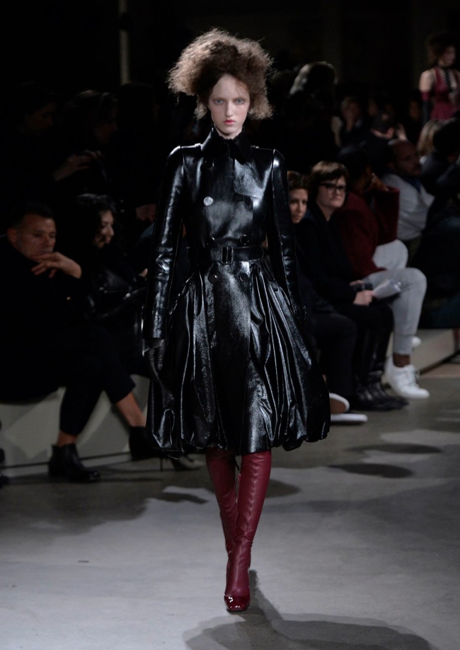 alexander-mcqueen-fall-winter-2015-runway19.jpg