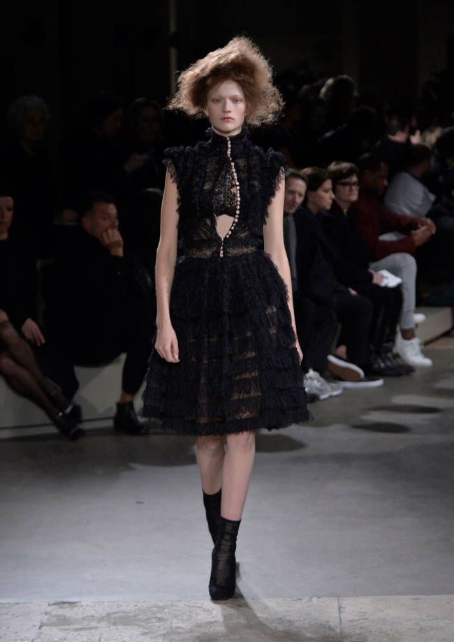 alexander-mcqueen-fall-winter-2015-runway26.jpg