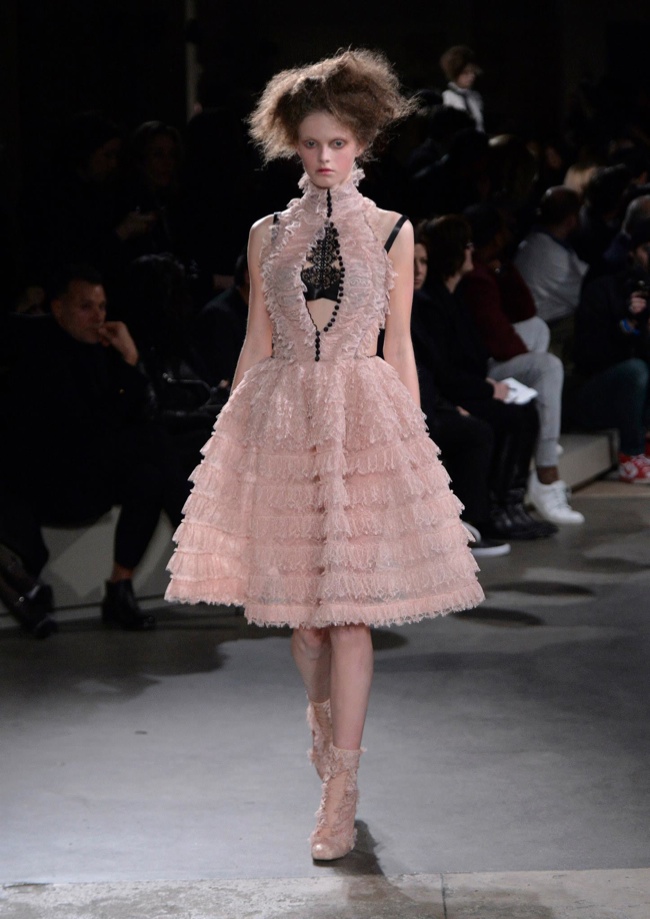 alexander-mcqueen-fall-winter-2015-runway27.jpg