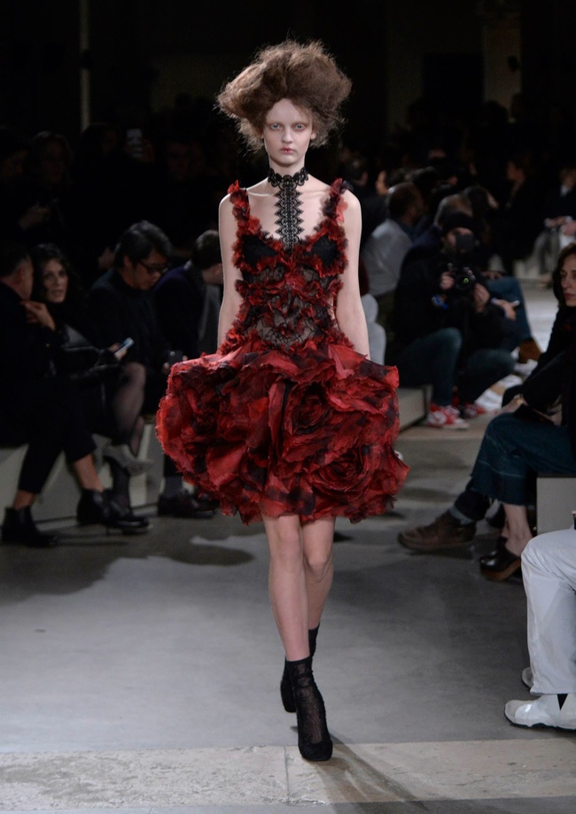 alexander-mcqueen-fall-winter-2015-runway29.jpg