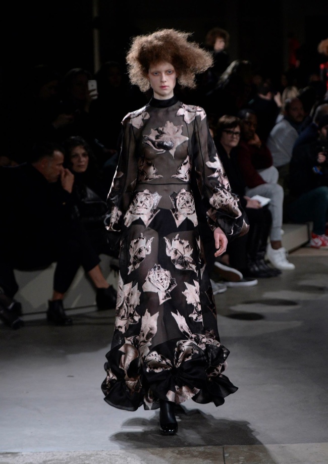 alexander-mcqueen-fall-winter-2015-runway30.jpg