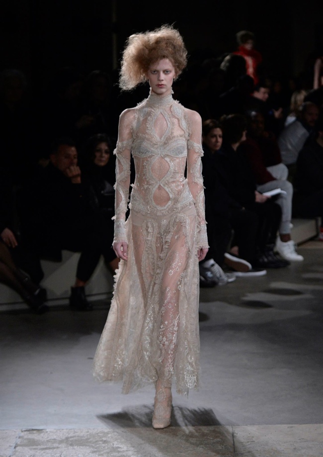 alexander-mcqueen-fall-winter-2015-runway33.jpg