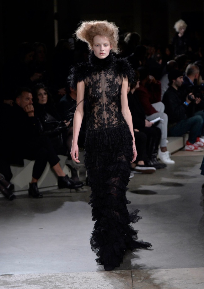 alexander-mcqueen-fall-winter-2015-runway35.jpg