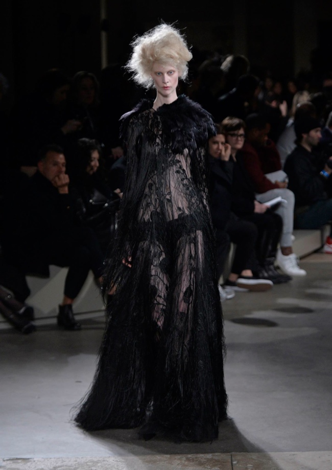 alexander-mcqueen-fall-winter-2015-runway36.jpg