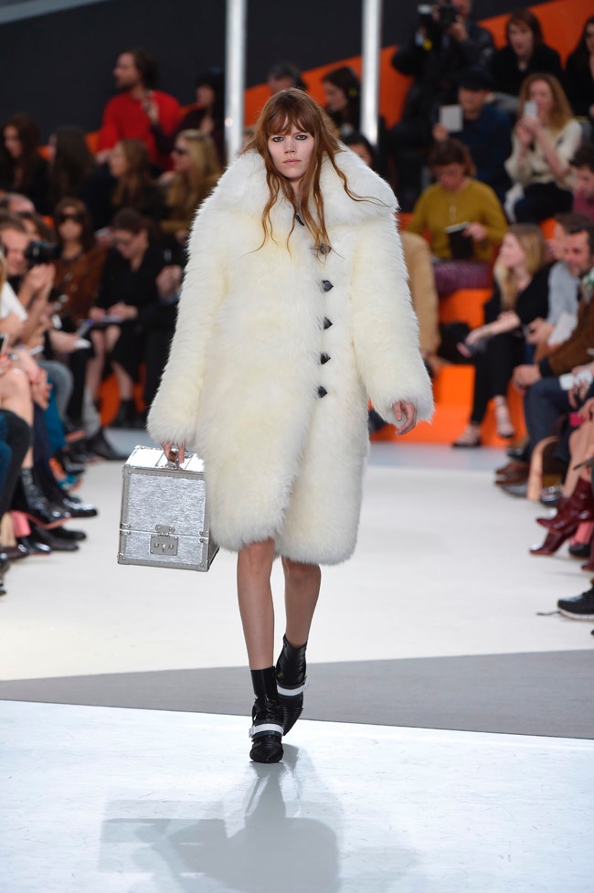 louis-vuitton-fall-winter-2015-runway01.jpg