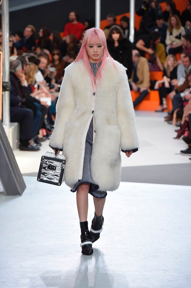 louis-vuitton-fall-winter-2015-runway03.jpg