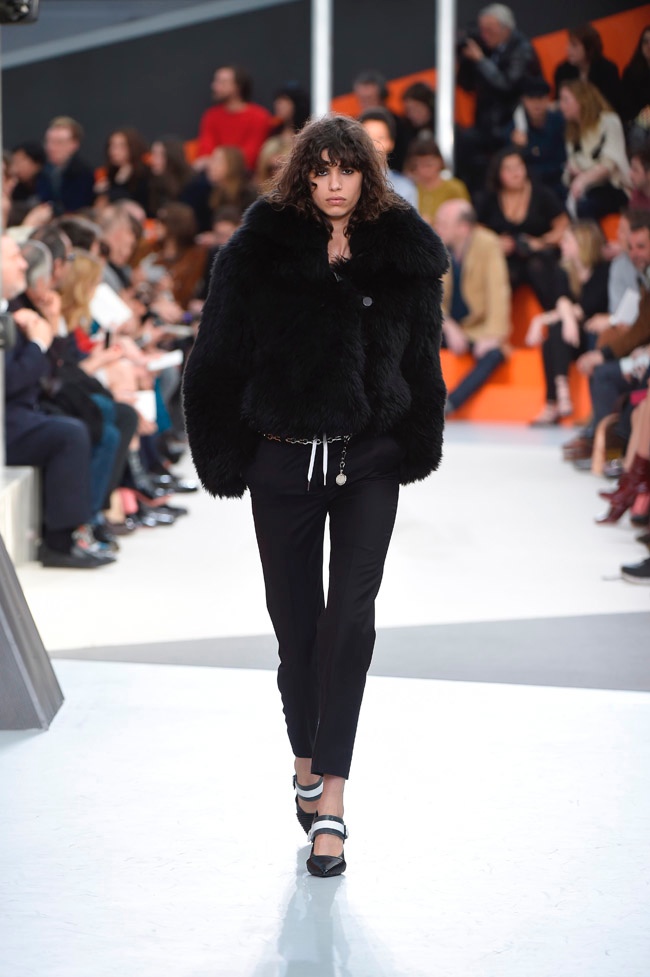 louis-vuitton-fall-winter-2015-runway04.jpg