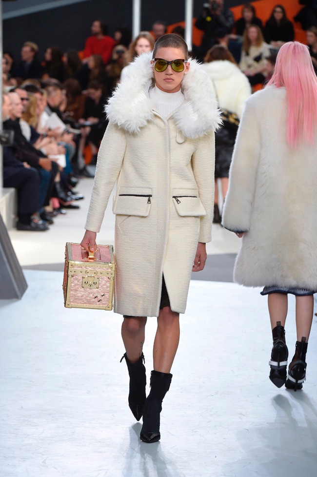 louis-vuitton-fall-winter-2015-runway09.jpg