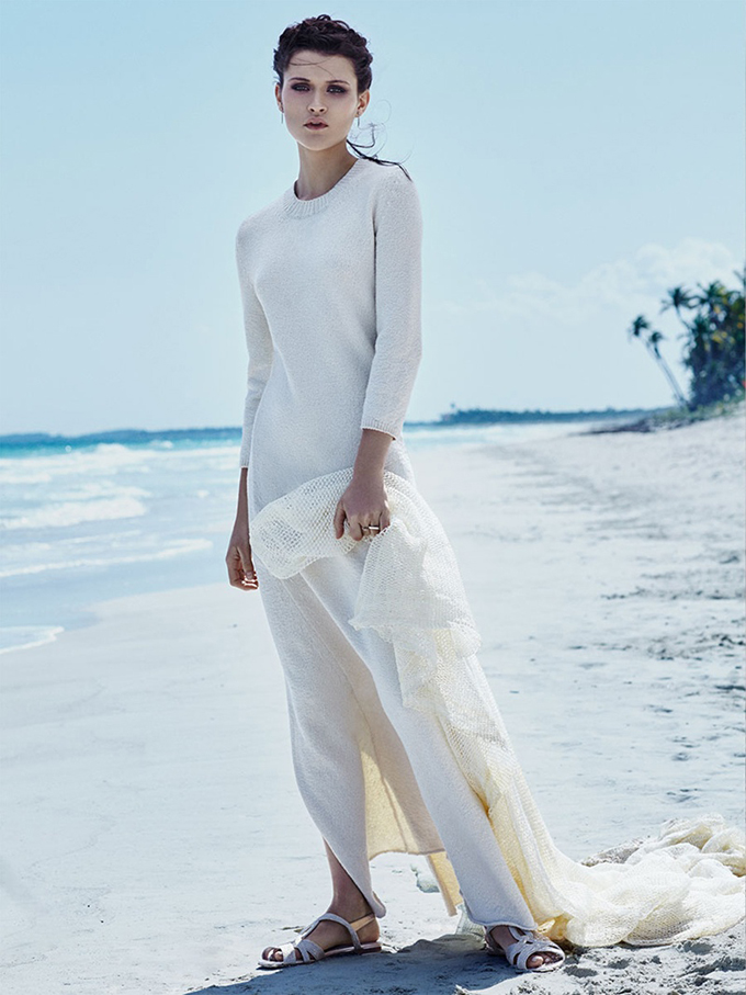 Chloe-Lecareux-Beach-Editorial10.jpg