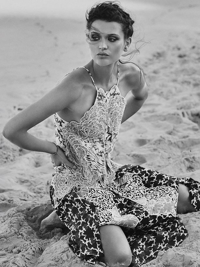 Chloe-Lecareux-Beach-Editorial11.jpg