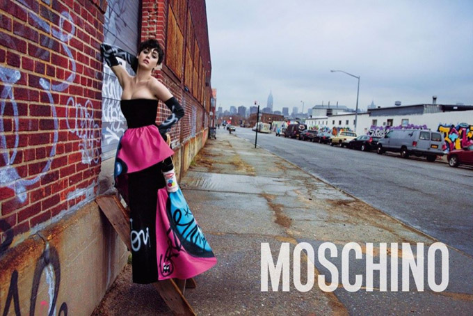 Katy-Perry-Moschino-2015-Photos05.jpg