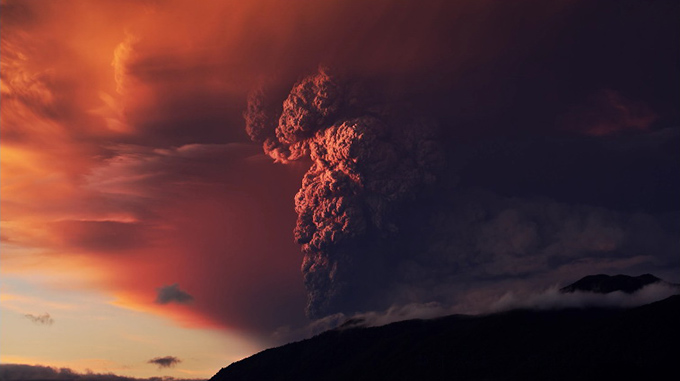 Извержение вулкана Кальбуко в Timelapse