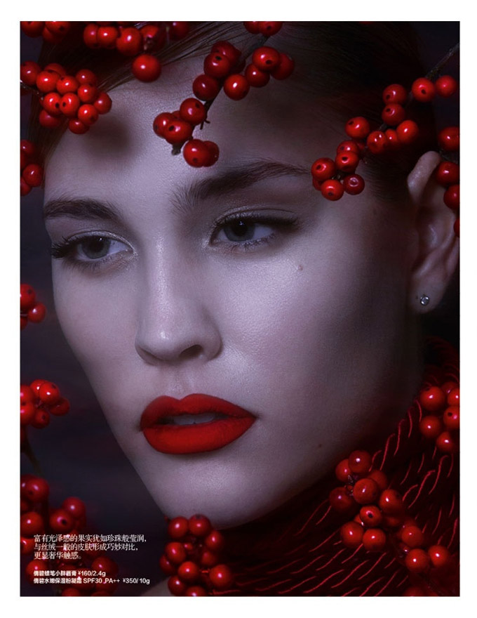 Red-Beauty-Makeup02-800x1444.jpg