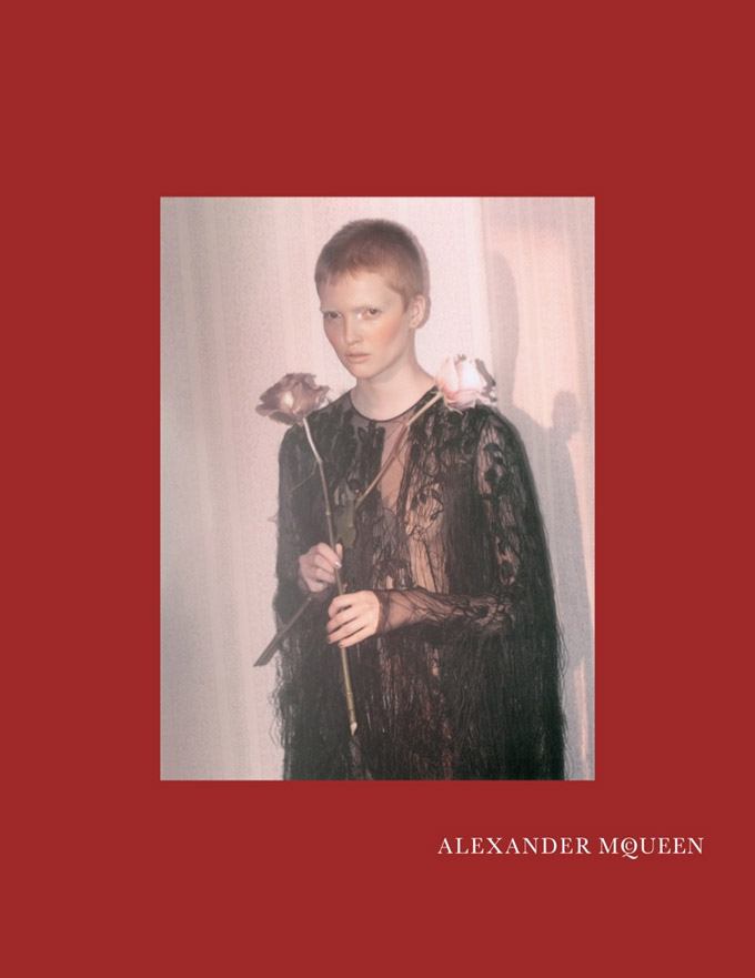 Alexander-McQueen-2015-Fall-Ad-Campaign01-800x1444.jpg