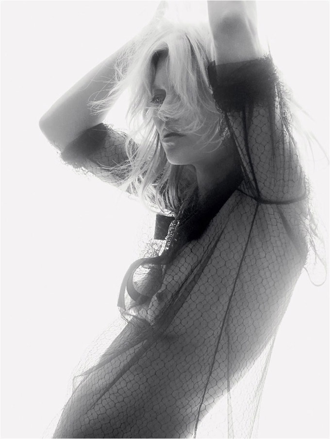 Kate-Moss-Sheer-Looks05-800x1444.jpg