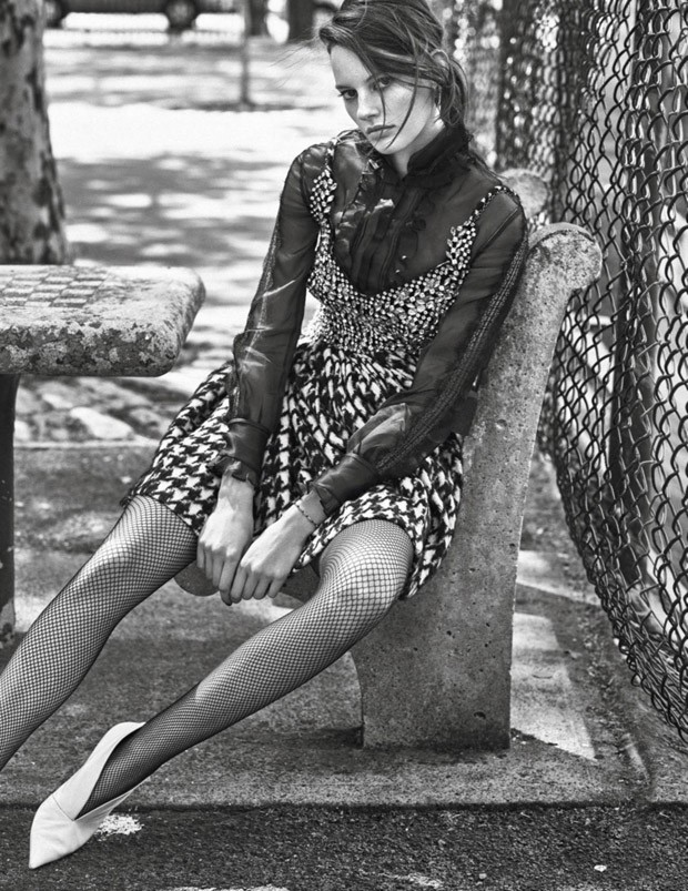 Amanda-Murphy-Vogue-Paris-Lachlan-Bailey-03-620x803.jpg