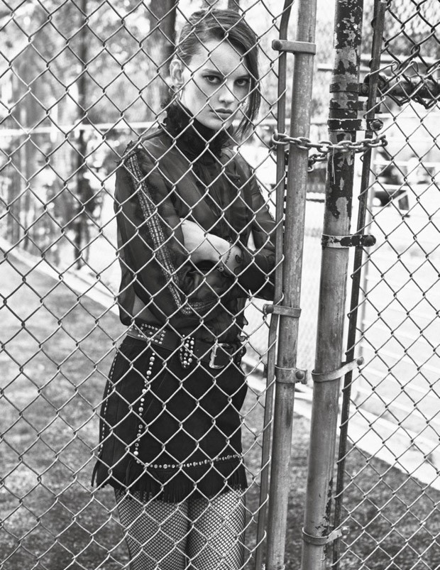 Amanda-Murphy-Vogue-Paris-Lachlan-Bailey-06-620x803.jpg
