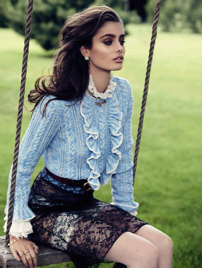 Taylor-Hill-Vogue-Spain-September-2015-Editorial07.jpg