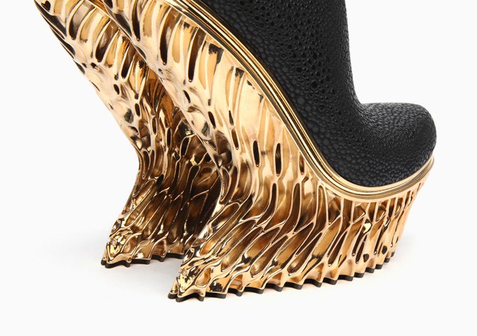 united-nude-francis-bitonti-studio-3d-systems-mutatio-3d-printed-gold-designboom-02.jpg