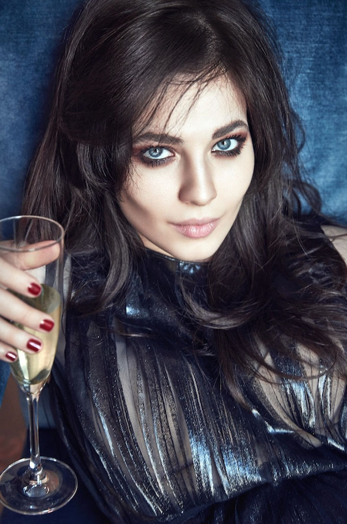 Yuliya-Snigir-GQ-Russia-September-2015-Photoshoot06-800x1444.jpg