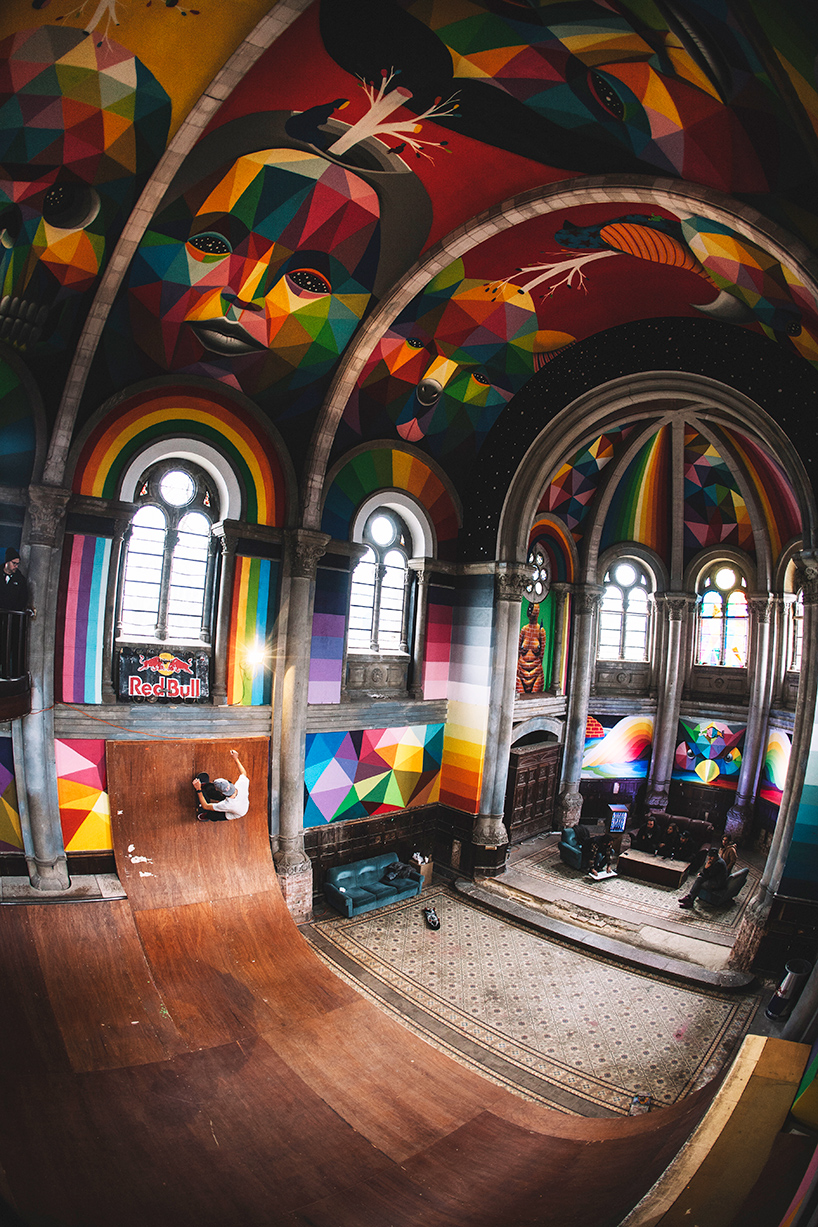 Старая церковь в Испании переделанная в красочный скейт-парк. ФОТО