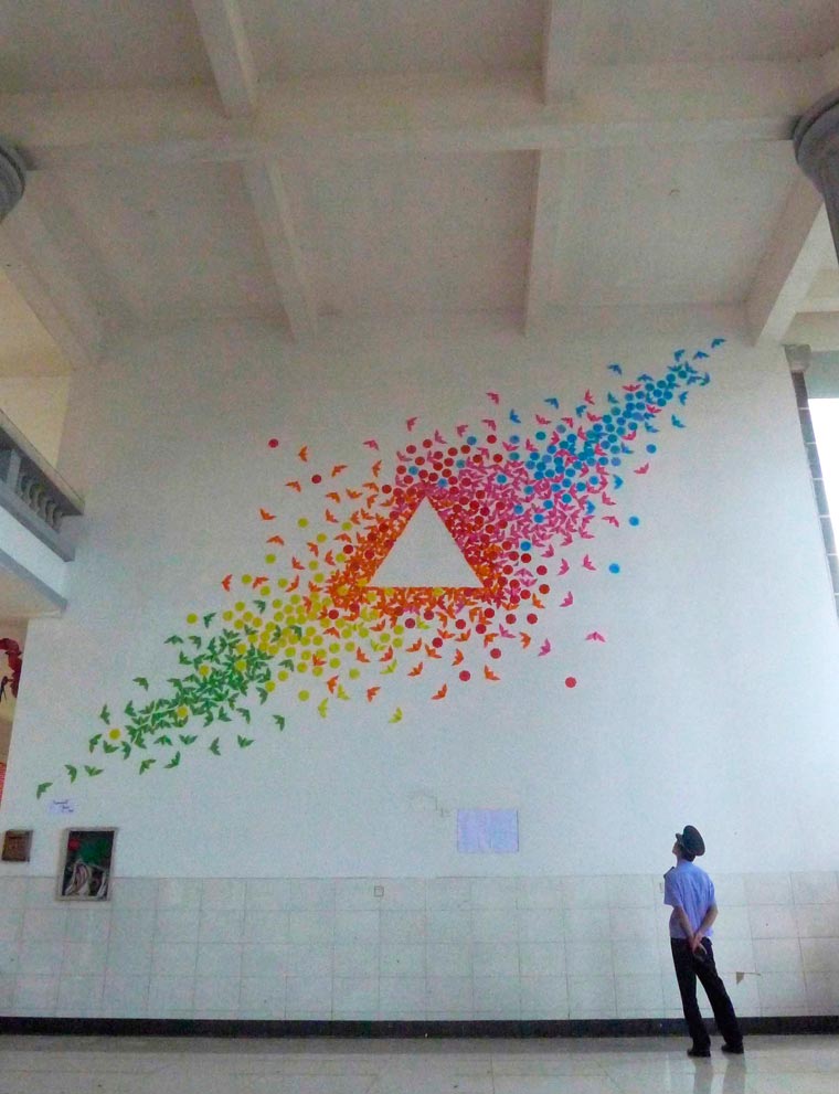 Красочное стрит-арт оригами. ФОТО