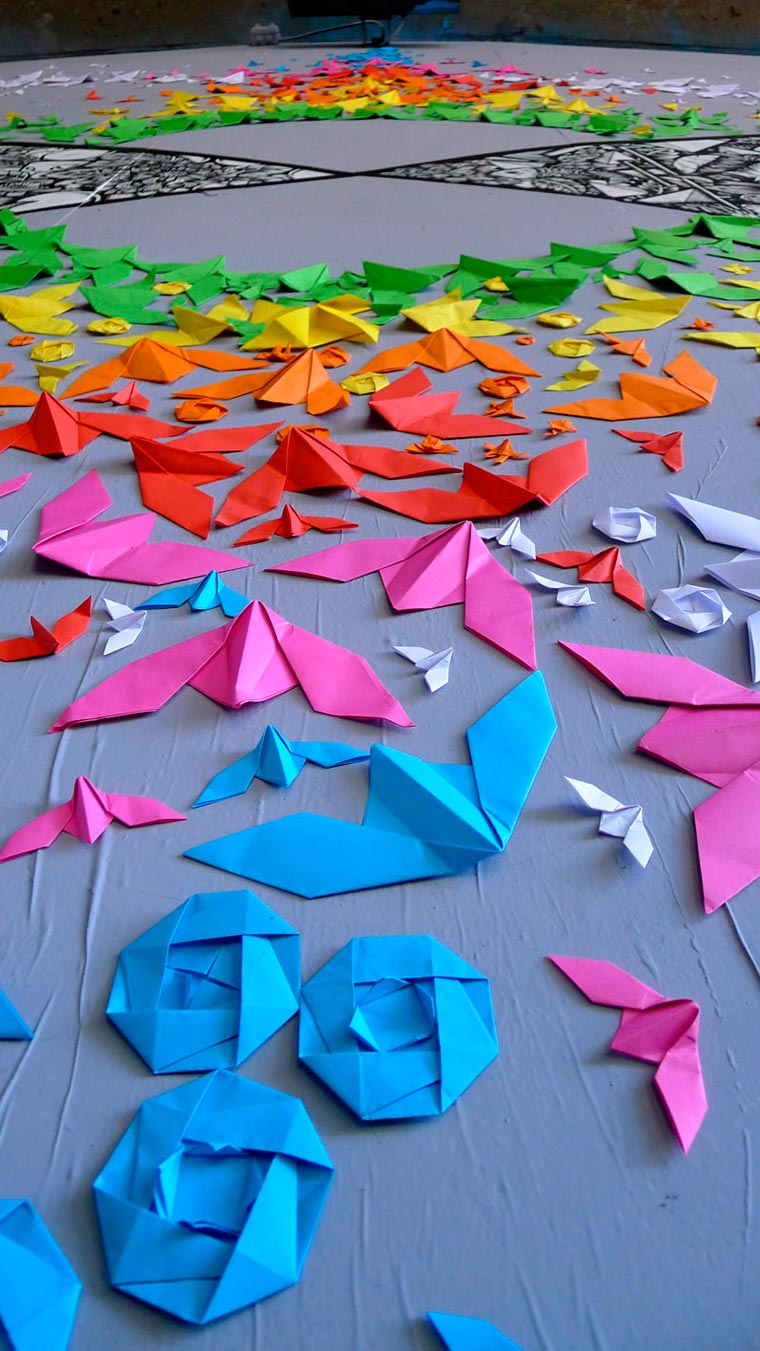 Красочное стрит-арт оригами. ФОТО