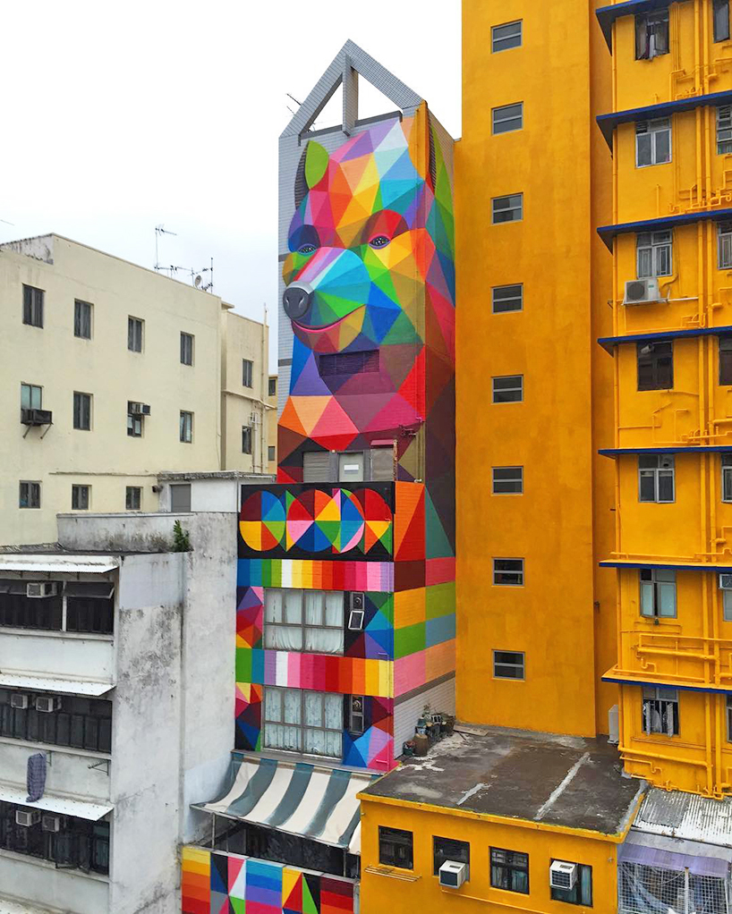 Геометрический персонаж на стенах дома в Гонконге. ФОТО