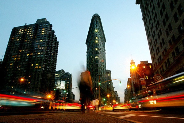 http://www.etoday.ru/uploads/2010/01/18/new_york_manhattan_flatiron_building.jpg