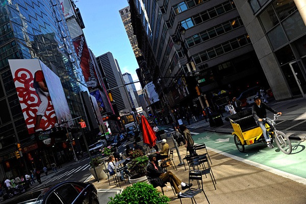 http://www.etoday.ru/uploads/2010/01/18/new_york_manhattan_pedestrian_zone.jpg